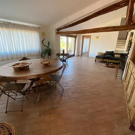 Villa Rubia D Monte Petrosu